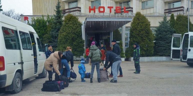 Цялата държавна машина върху хотелиерите, проверяват ги за бежанците